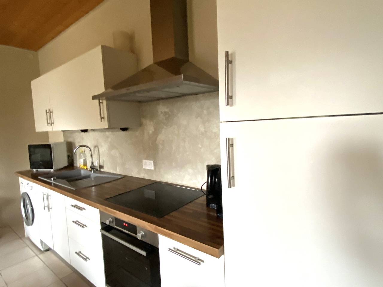 Ganze Wohnung, Charmante Erdgeschosswohnung mit privatem Garten 500m von Loctudy in Groix, Côte des Mégalithes