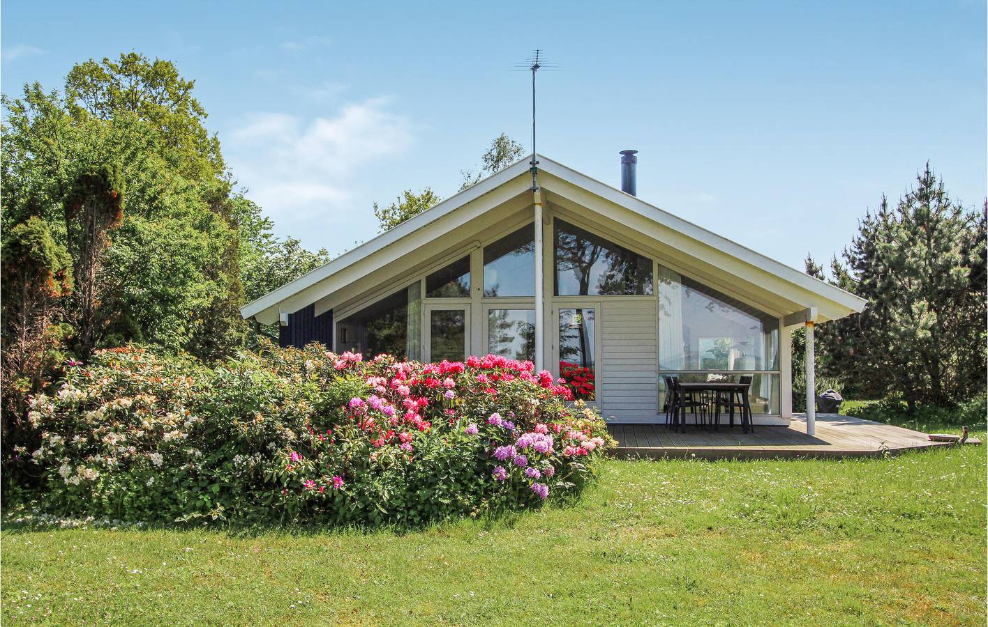 Holiday home for 6 people with garden in Samsø