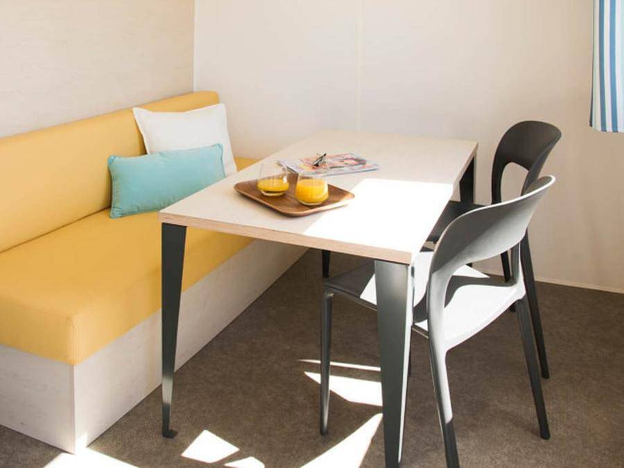 Camping Le Barralet - Mobilhome 2 personnes - Cahita en bordure de rivière in Collias, Région de Nîmes