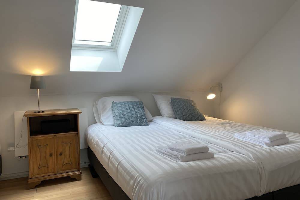 Geheel appartement, Sfeervol 7-persoons groepsverblijf met airco vlakbij Maastricht in Eijsden, Limburg