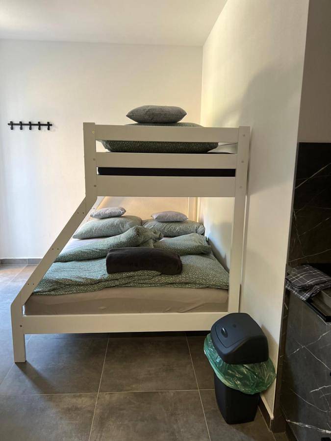 Ferienwohnung für 3 Personen, mit Terrasse und Garten
