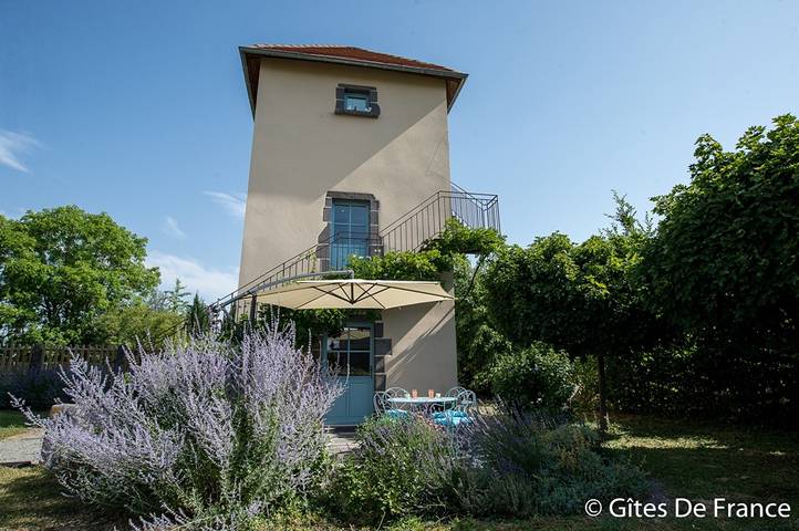 Gîte pour 2 personnes, avec Terrasse et Jardin ainsi que Piscine et Vue