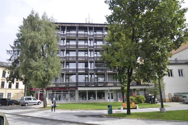 Hôtel pour 2 personnes, avec sauna ainsi que jacuzzi et balcon