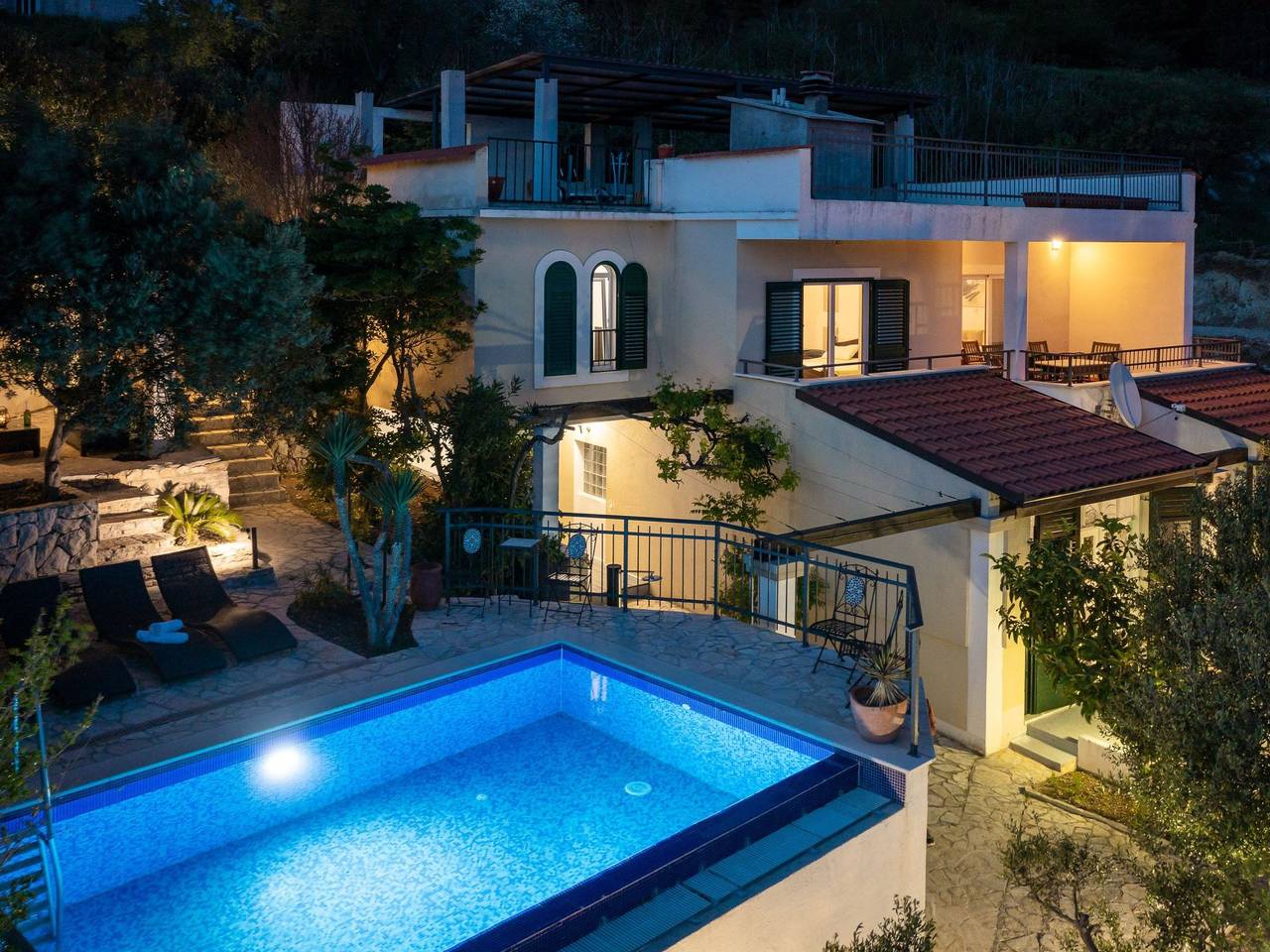Ferienanlage Mirabella in Lokva Rogoznica, Omiš-Riviera