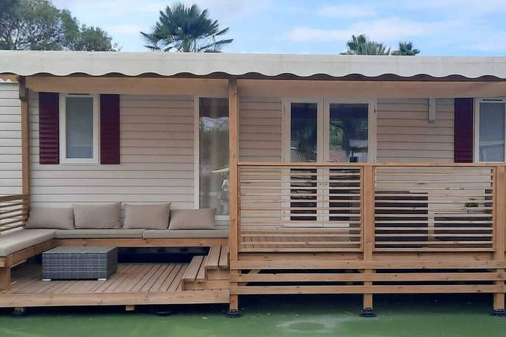 Camping pour 5 personnes à Vias