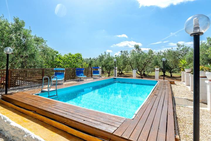 Trullo pour 4 personnes, avec jardin à Ostuni
