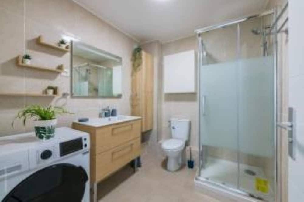 Appartement entier, 2 bedroom apartment in montreuil in Montreuil, Seine-Saint-Denis