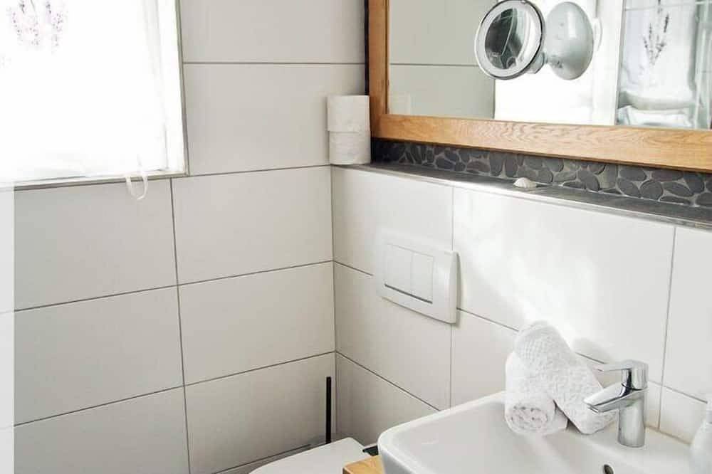 Ganze Wohnung, Kräuterstube | Helle Wohnung (40qm) mit großem Balkon im 1. Og in Bad Staffelstein, Oberes Maintal - Coburger Land