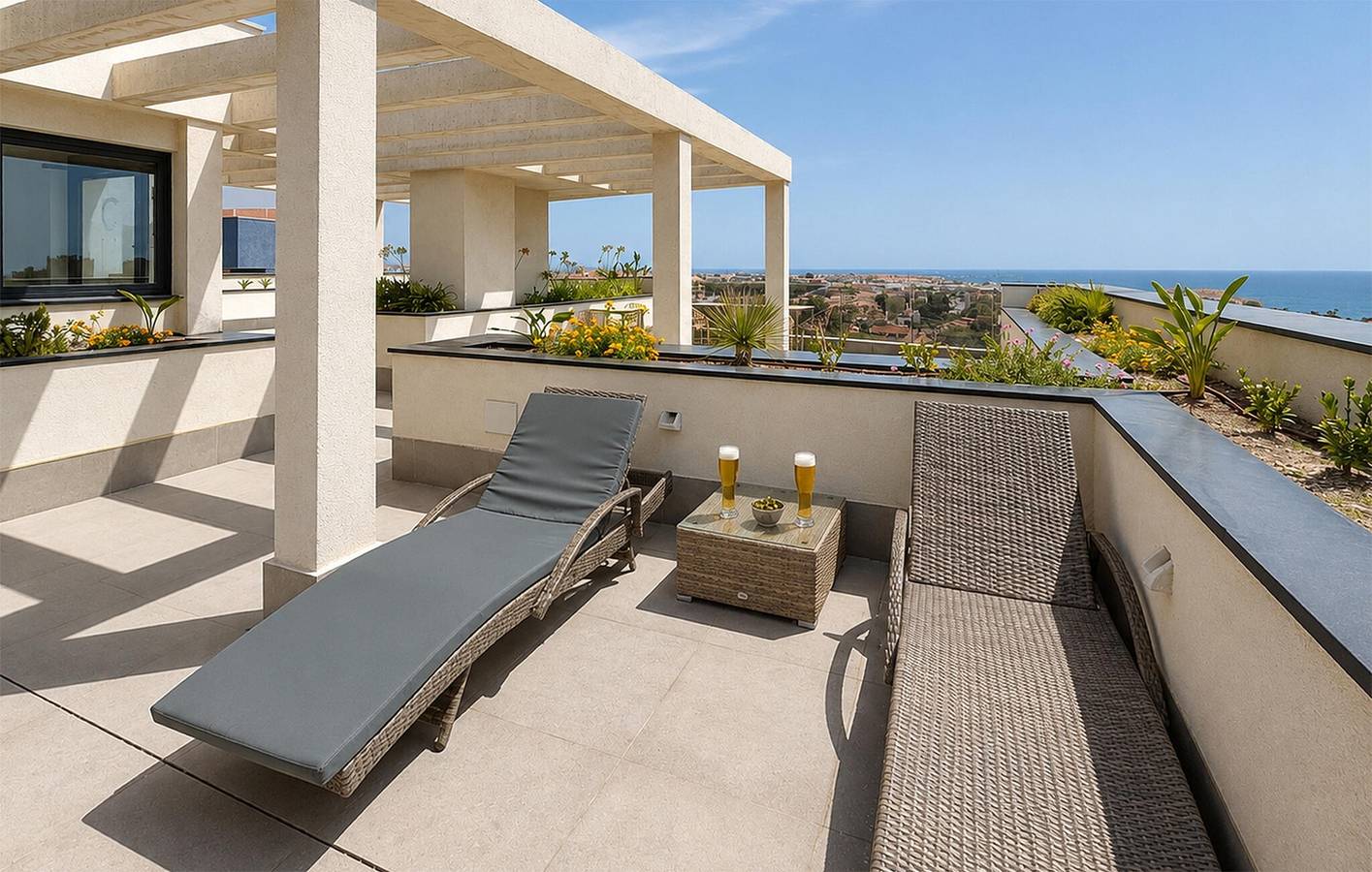 Apartamento vacacional entero, Amplio piso de 180 m² con piscina, terraza y playa cerca in Dehesa de Campoamor, Orihuela