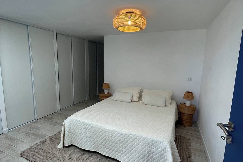 Appartement entier, Confortable duplex pieds dans l'eau avec jardin 5 chambres pour 10 personnes in Borgo, Région de Bastia