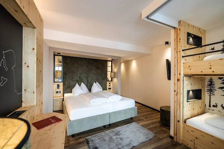 Familienzimmer Typ \"Schnucki\" - Heidi Hotel am Falkert in Reichenau (Österreich), Nockberge