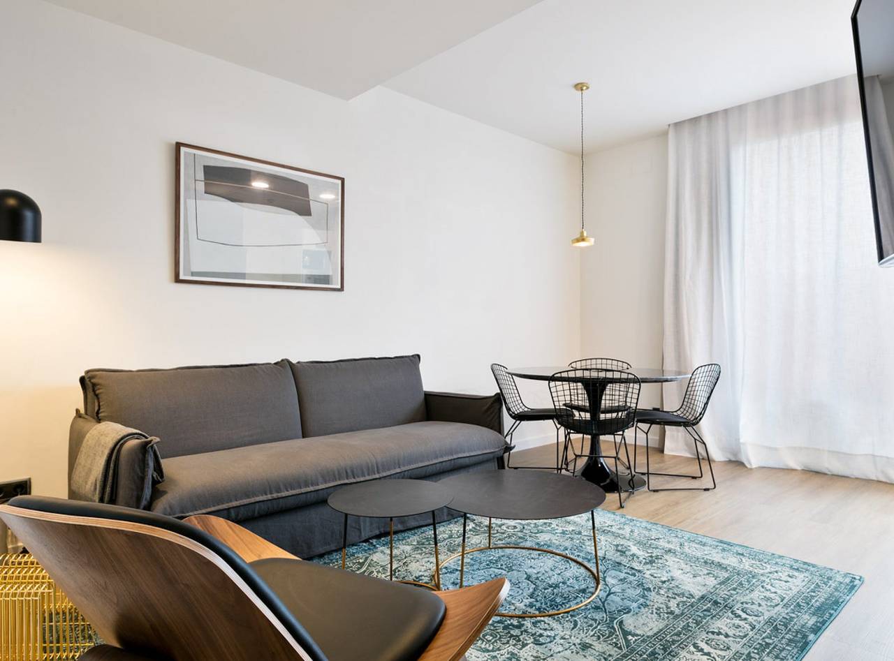 Aparthotel para 3 personas con terraza in Centro Barcelona, Barcelona