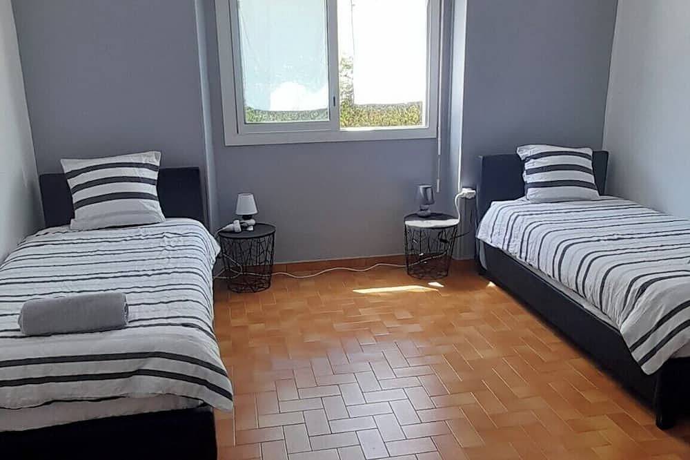 Ganze Wohnung, Pleasant 80m2 apartment in house for 6 people in Lourdes, Hautes-Pyrénées