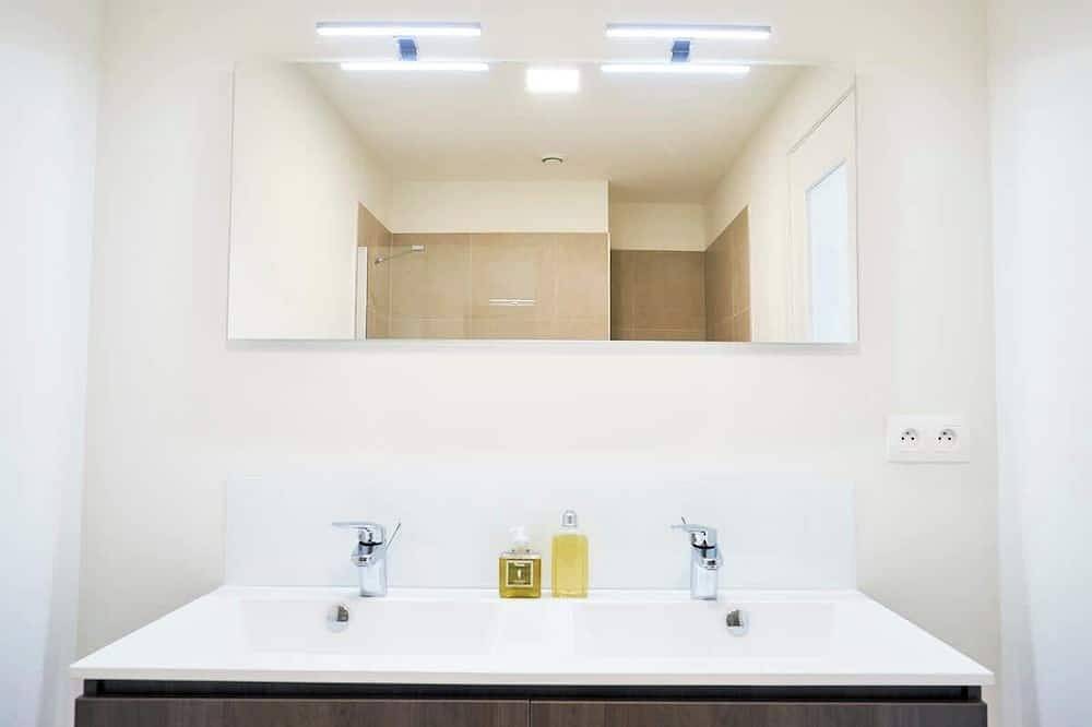 Geheel appartement, Nato&Eu 1Br Apt - Free Luggage Room/Free cancelation in Schaarbeek, Vlaanderen