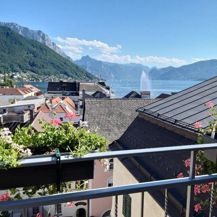 Ferienwohnung für 4 Personen, mit Terrasse und Seeblick sowie Ausblick in Gmunden
