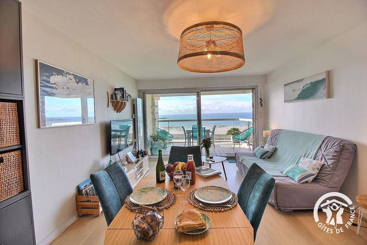 Gîte pour 2 personnes, avec Terrasse dans Plage Tresmeur - 2