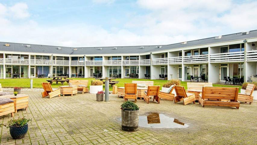 Ferielejlighed for 7 personer, med terrasse i Danmark