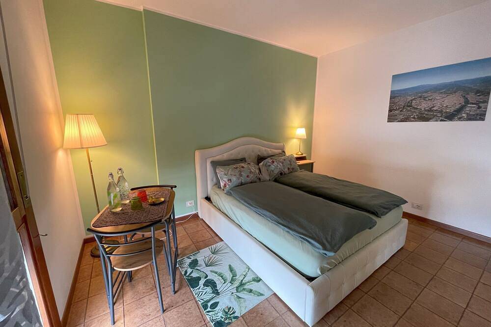 [Elegant Apartment 3km far from the Arena] in Verona, Gardasee-Berge