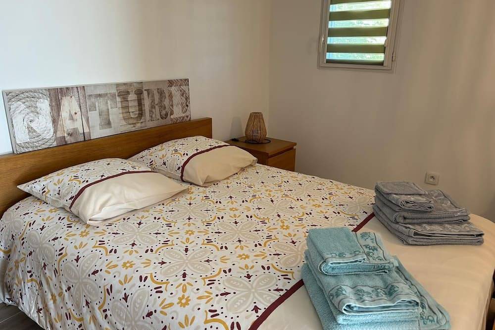 Entire apartment, Chemin du Paradis in Ollioules, Toulon region