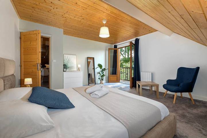Gîte pour 2 personnes, avec balcon et jardin dans Pougny