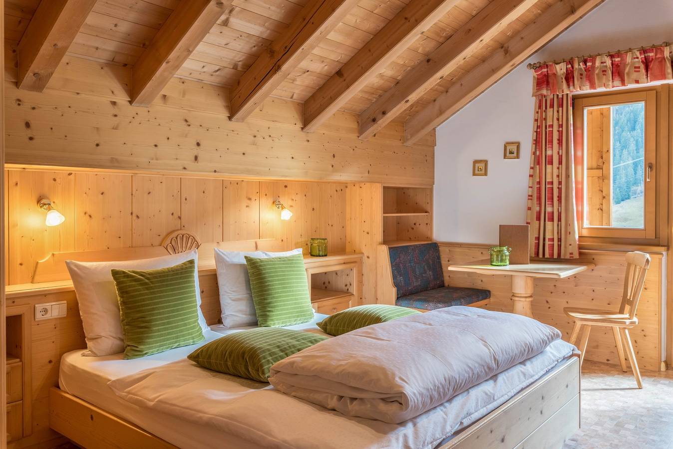 Ganze Wohnung, Ferienwohnung 'Ciasa Alfred' mit Bergblick, Wlan & Balkon in La Villa, Abtei