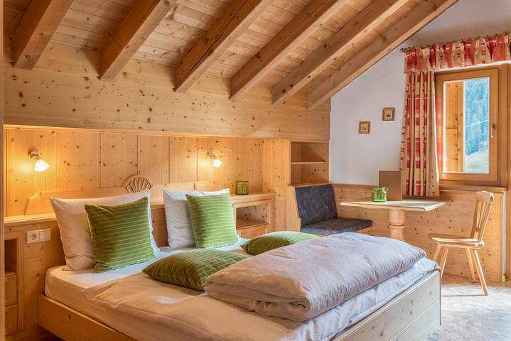 Ganze Wohnung, Ferienwohnung 'Ciasa Alfred' mit Bergblick, WLAN & Balkon in La Villa, Abtei