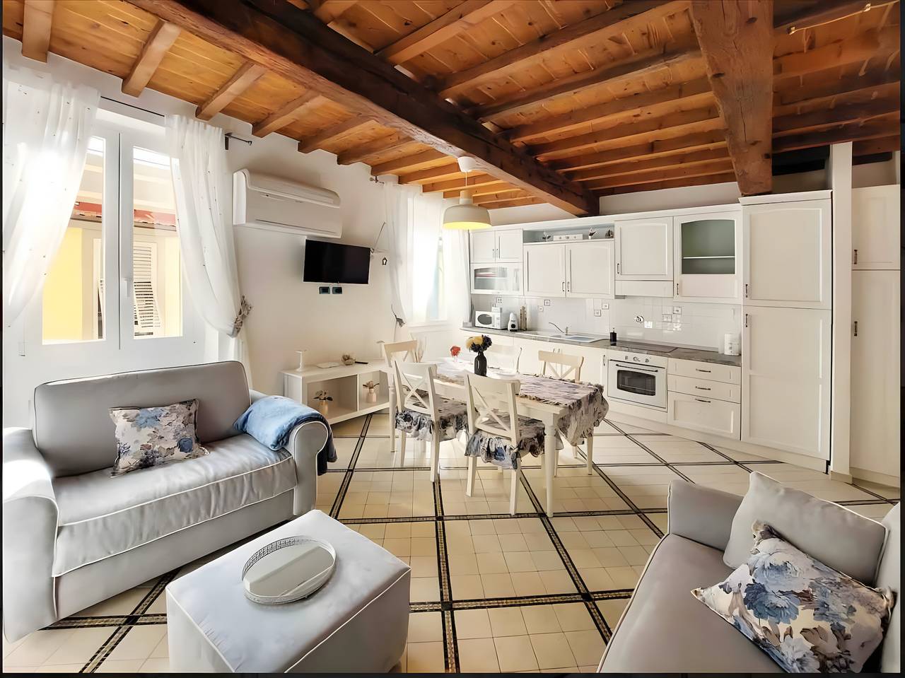 Ganze Wohnung, Casa Ornella – Charme auf zwei Ebenen im Herzen von Florenz in Florence city center, Florenz