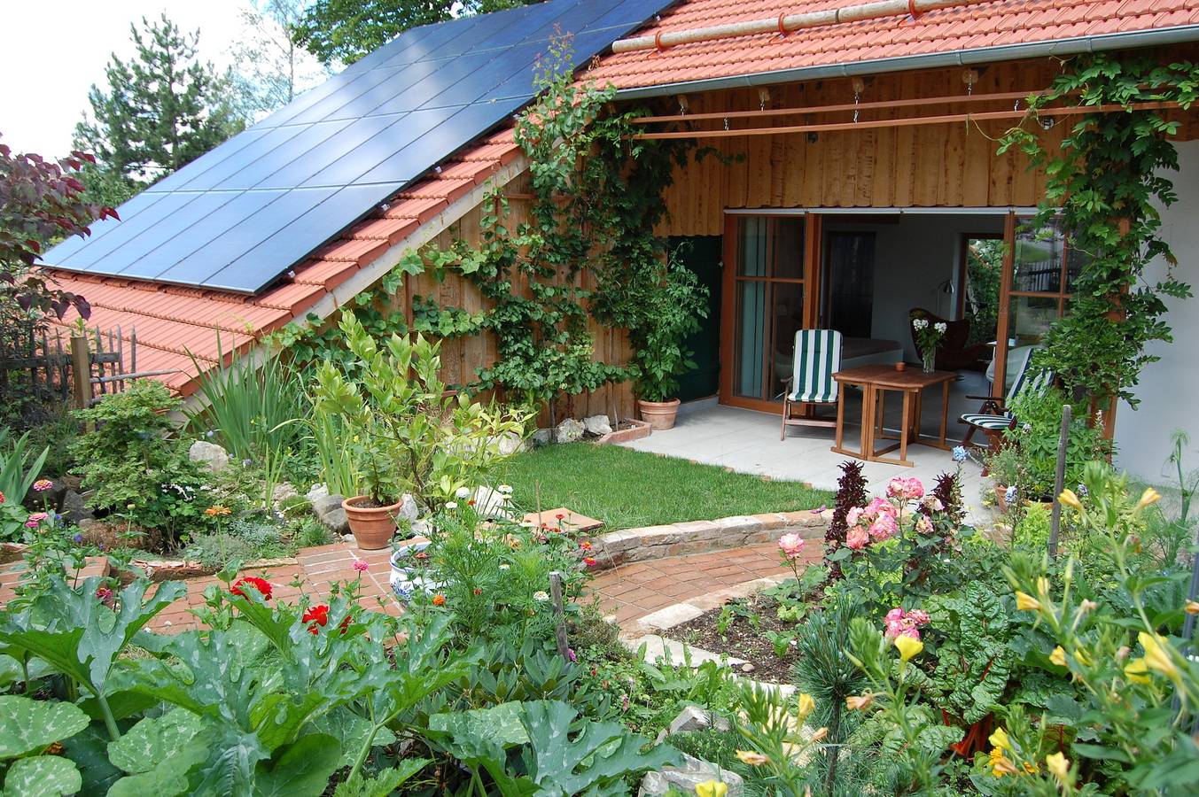 Entire holiday apartment, Holiday apartment for 2 people with garden in Denklingen, Romantische Straße