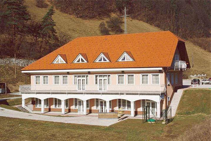 Hôtel pour 2 personnes, avec Balcon et Terrasse ainsi que Jacuzzi et Jardin à Celje