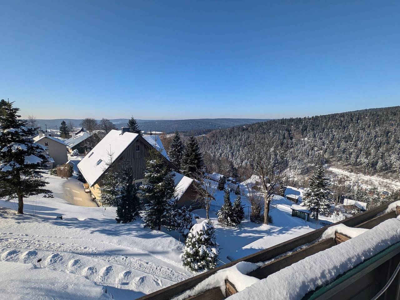Berggasthaus & Pension Schöne Aussicht - Zimmer 2 in Klingenthal, Chemnitz und Umgebung