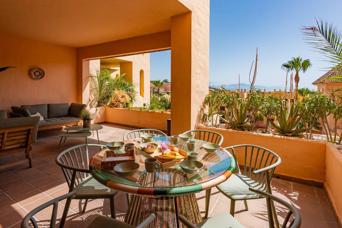 Entire apartment, Duquesa Village 2450 Sunny Views in Duquesa Village, Manilva