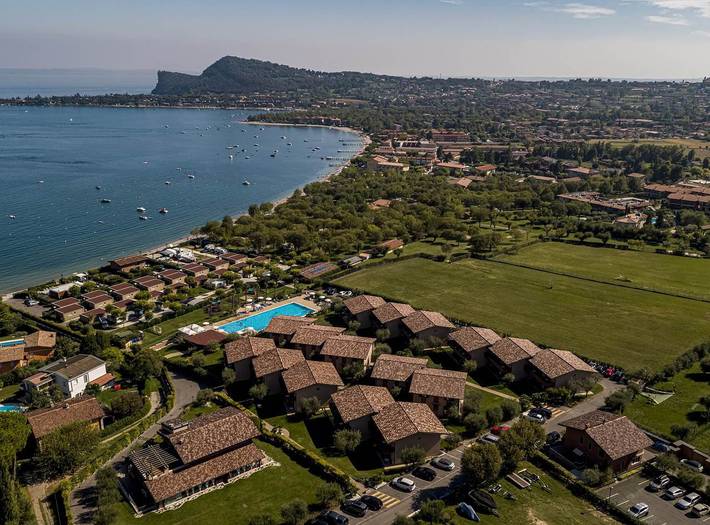 Bungalow für 4 Personen, mit Pool und Garten sowie Terrasse, kinderfreundlich in Manerba del Garda - 2