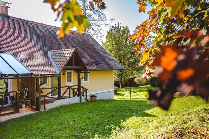 Ferienwohnung für 4 Personen, mit Terrasse und Garten sowie Ausblick in Köflach