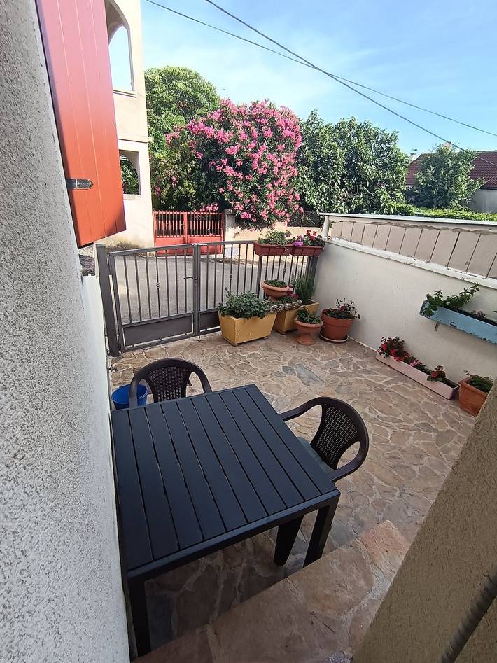 Ferienwohnung für 4 Personen, mit Balkon/Terrasse in Sveti Filip i Jakov
