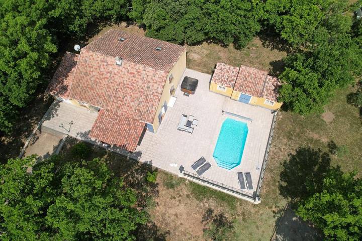 Villa pour 8 personnes, avec vue et vue sur le lac ainsi que piscine et jardin, animaux acceptés dans les Gorges du Verdon
