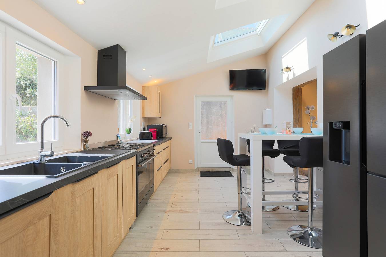 Holiday Home 'Le Paradis Sur Mer' with Private Terrace and Private Garden in Paimpol, Côte de Goëlo