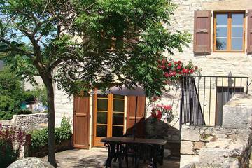 Gîte pour 5 personnes, avec jardin et terrasse, animaux acceptés à Bertholène
