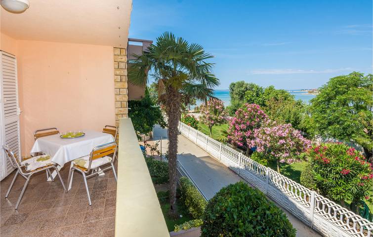 Ferienwohnung für 5 Personen, mit Terrasse in Privlaka - 2