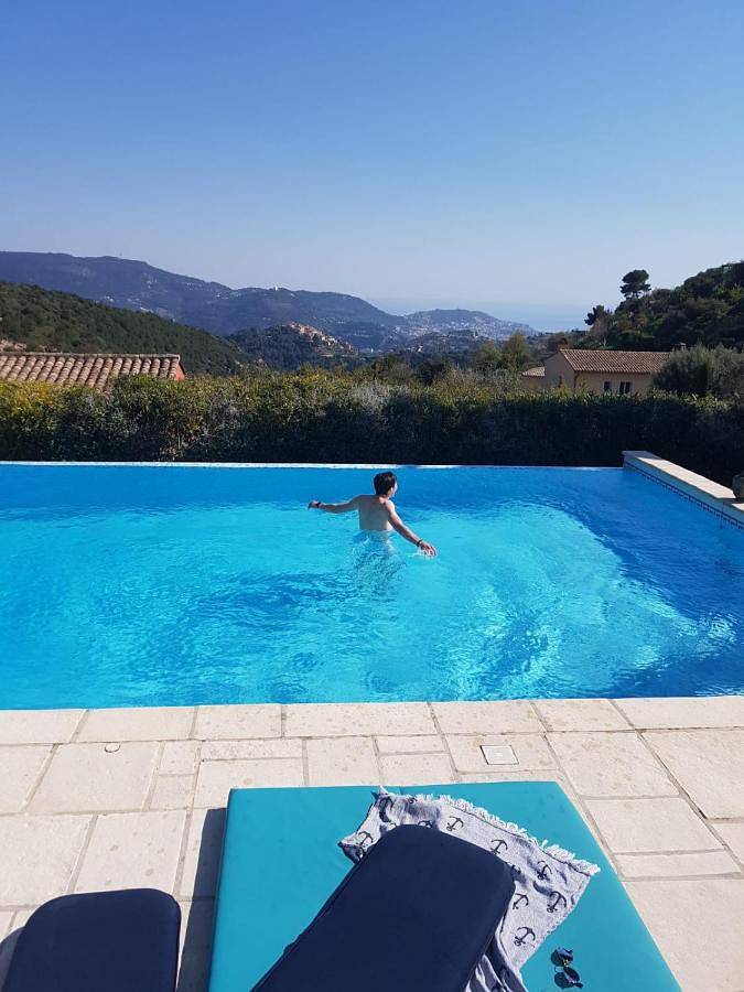 Location de vacances pour 8 personnes, avec jacuzzi et balcon ainsi que piscine et sauna à Falicon - 2
