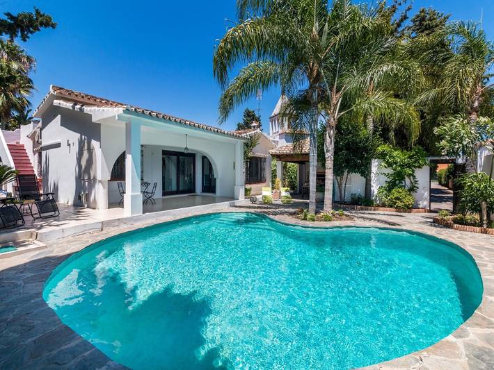 Villa voor 10 personen, met terras en tuin in Estepona