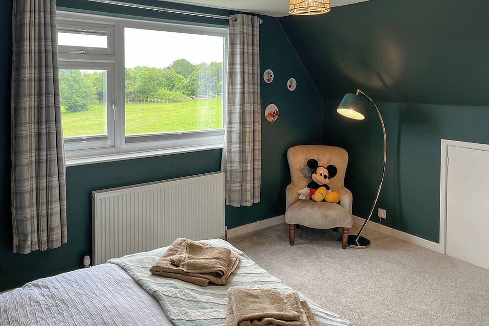 4 bedroom accommodation in Addingham, near Ilkley in Addingham, West Yorkshire