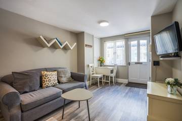 Holiday Home for 3 People in Torquay, Torbay, Photo 4