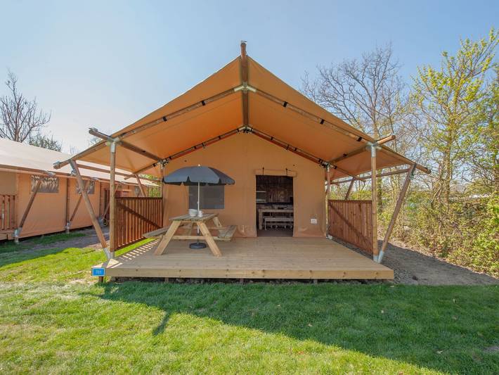 Bungalow voor 6 personen, met tuin en zwembad in Oosterhout