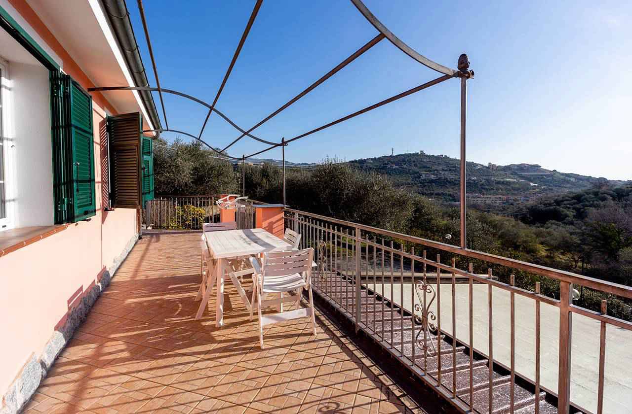 Appartamento intero, Appartamento con aria condizionata, internet e piscina  in Torrazza (Imperia), Imperia