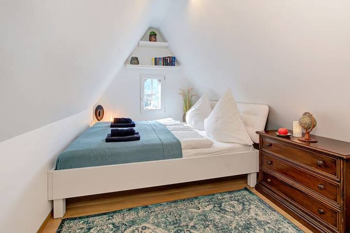 \"Schwarzwaldhaus mit Schlossblick\" mit 230qm, Garten, Terrassen & Hot Tub in Neuenbürg, Nordschwarzwald