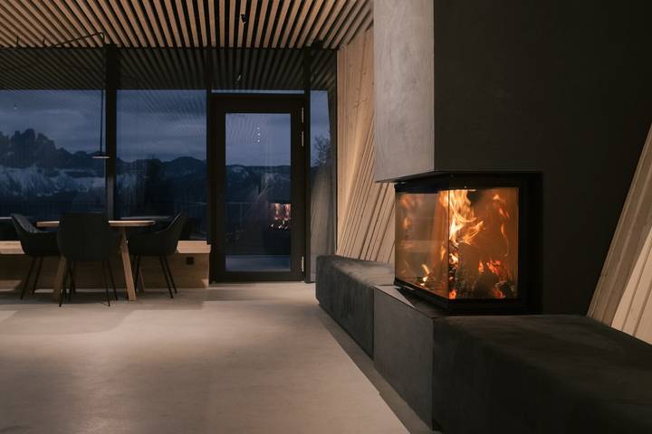 Apartment Hotel "Anders Mountain Suites 6" with Private Sauna, Slope Access & Wi-Fi in Afers, Brixen