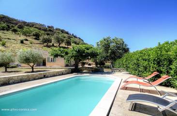 Gîte pour 6 personnes, avec piscine et terrasse à Pietralba