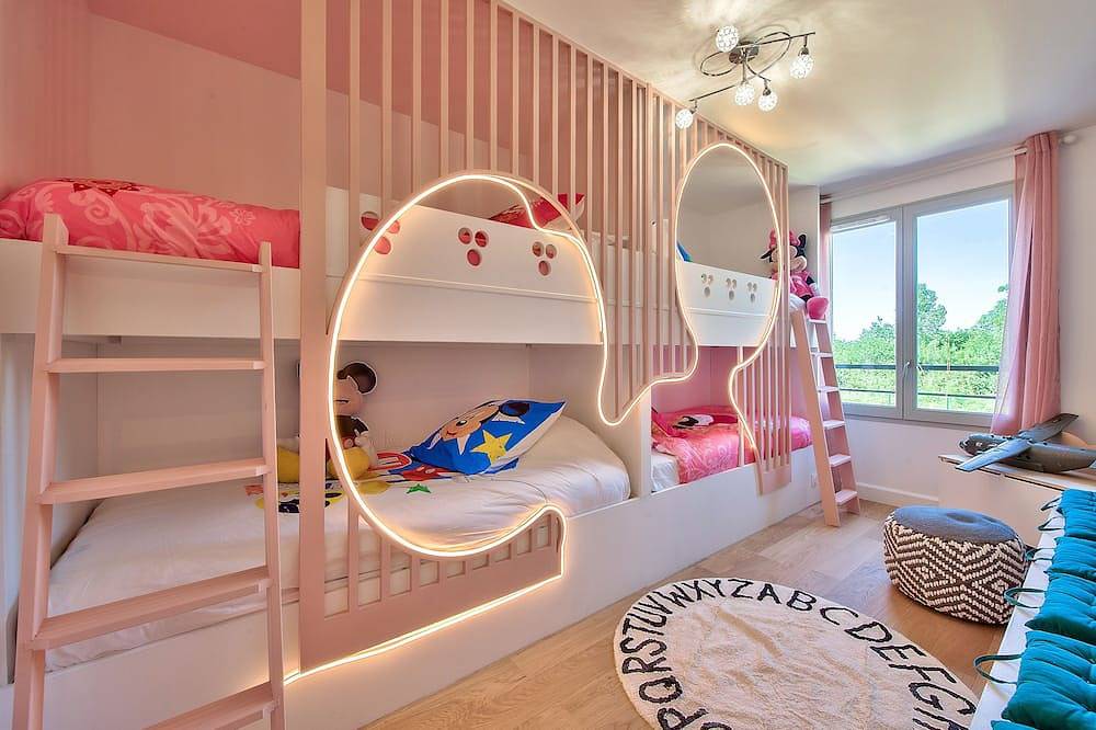 Mickeyrelax Villa et Spa Premium Disneyland Paris in Villeneuve-le-Comte, Seine-et-Marne