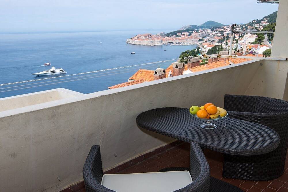 Entire apartment, Apartment Anadra Dubrovnik, Walking Distance To The Centre Old Town in Dubrovnik, Grad Dubrovnik