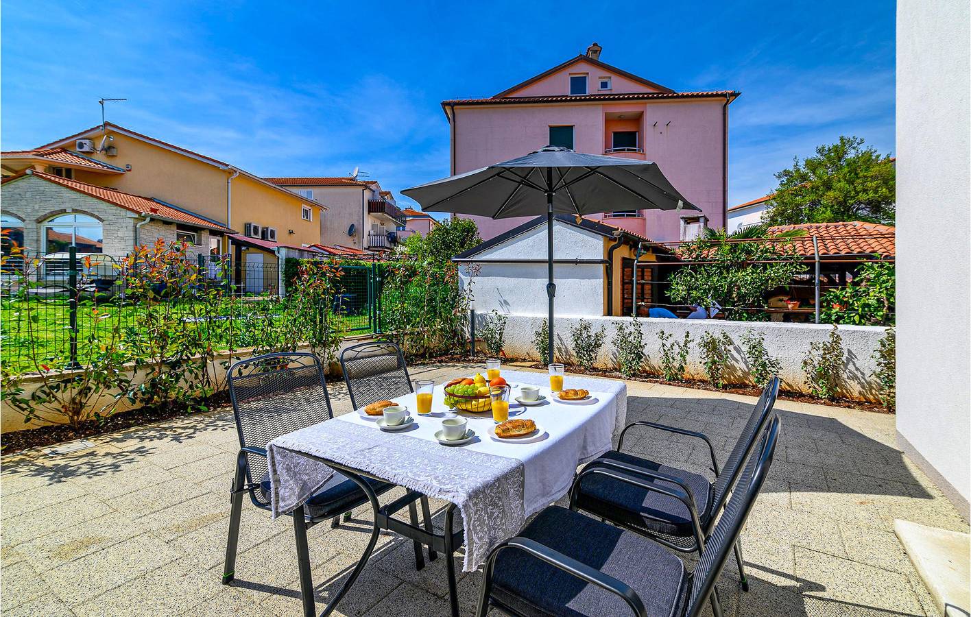 Appartement de vacances entier, Appartement confortable près du littoral et des restaurants - à 2 km du centre-ville in Rovinj, Région de Rovinj